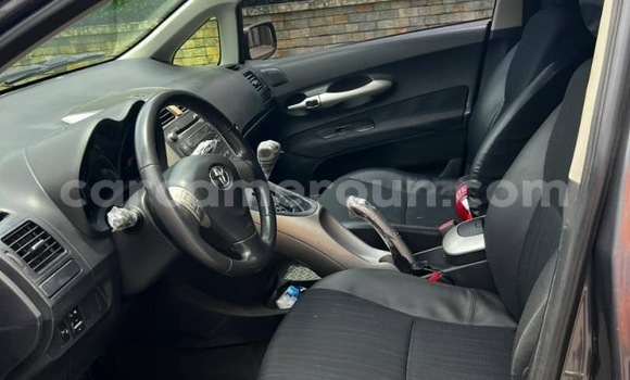 Sayi Imported Toyota Auris Sauran Mota in Douala a Ƙasar Kamaru Sayi Imported Toyota Auris Sauran Mota in Douala a Ƙasar Kamaru