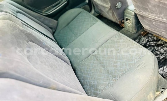 Sayi Na hannu Toyota Avensis Sauran Mota in Douala a Ƙasar Kamaru Sayi Na hannu Toyota Avensis Sauran Mota in Douala a Ƙasar Kamaru