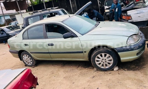 Sayi Na hannu Toyota Avensis Sauran Mota in Douala a Ƙasar Kamaru Sayi Na hannu Toyota Avensis Sauran Mota in Douala a Ƙasar Kamaru