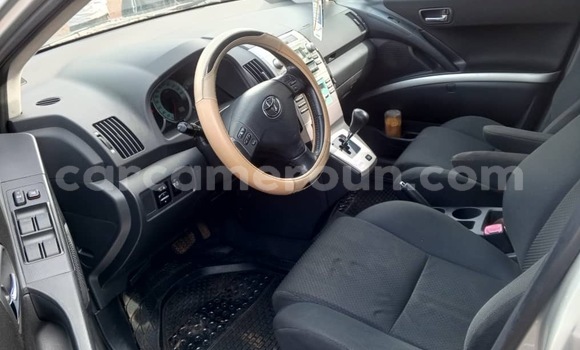 Acheter Neuf Voiture Toyota Corolla Verso Gris à Douala, Littoral Cameroon Acheter Neuf Voiture Toyota Corolla Verso Gris à Douala, Littoral Cameroon