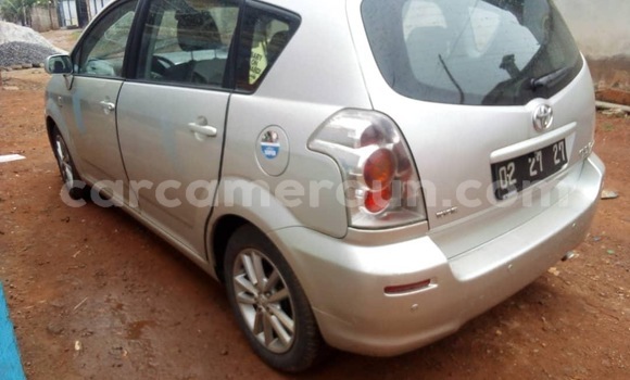 Acheter Neuf Voiture Toyota Corolla Verso Gris à Douala, Littoral Cameroon Acheter Neuf Voiture Toyota Corolla Verso Gris à Douala, Littoral Cameroon