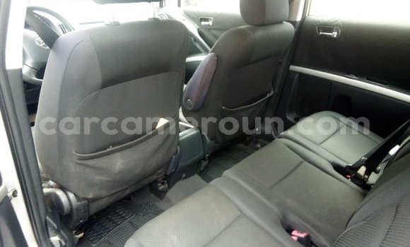 Acheter Neuf Voiture Toyota Corolla Verso Gris à Douala, Littoral Cameroon Acheter Neuf Voiture Toyota Corolla Verso Gris à Douala, Littoral Cameroon