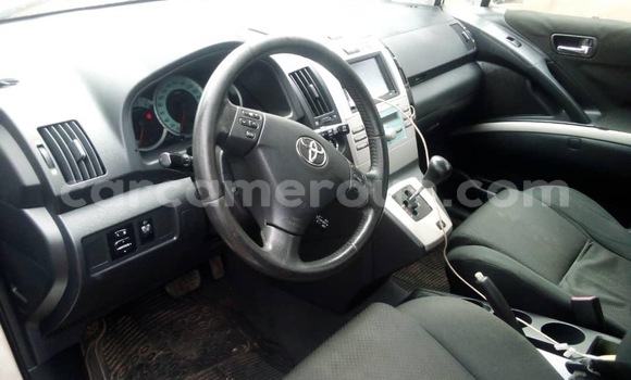 Acheter Neuf Voiture Toyota Corolla Verso Gris à Douala, Littoral Cameroon Acheter Neuf Voiture Toyota Corolla Verso Gris à Douala, Littoral Cameroon