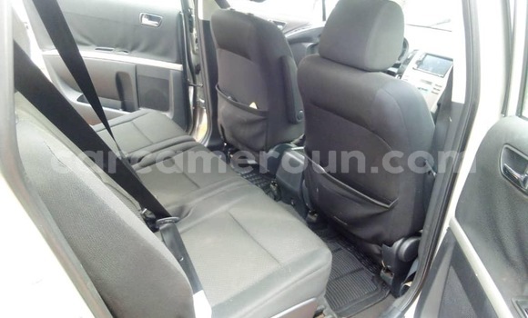 Acheter Neuf Voiture Toyota Corolla Verso Gris à Douala, Littoral Cameroon Acheter Neuf Voiture Toyota Corolla Verso Gris à Douala, Littoral Cameroon