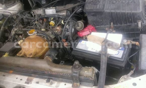 Sayi Na hannu Toyota Picnic White Mota in Douala a Ƙasar Kamaru Sayi Na hannu Toyota Picnic White Mota in Douala a Ƙasar Kamaru