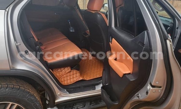 Sayi Sabo Toyota Fortuner Sauran Mota in Yaounde a Babban Kamaru Sayi Sabo Toyota Fortuner Sauran Mota in Yaounde a Babban Kamaru