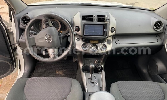 Buy New Toyota Vanguard White Car in Douala in Littoral Cameroon Buy New Toyota Vanguard White Car in Douala in Littoral Cameroon