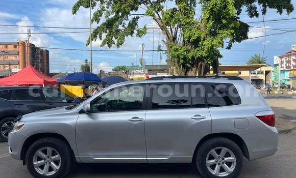 Buy Import Toyota Highlander Silver Car in Douala in Littoral Cameroon Buy Import Toyota Highlander Silver Car in Douala in Littoral Cameroon
