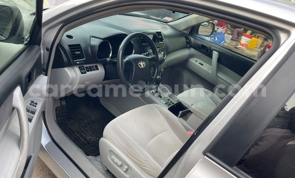 Buy Import Toyota Highlander Silver Car in Douala in Littoral Cameroon Buy Import Toyota Highlander Silver Car in Douala in Littoral Cameroon