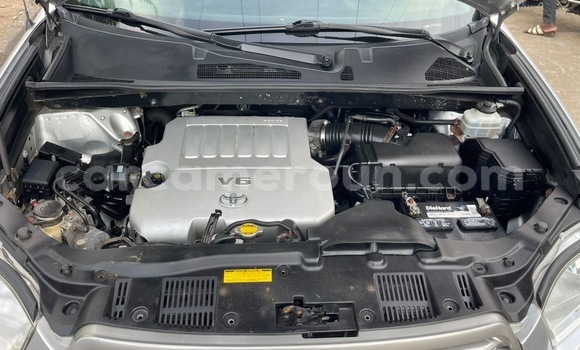 Buy Import Toyota Highlander Silver Car in Douala in Littoral Cameroon Buy Import Toyota Highlander Silver Car in Douala in Littoral Cameroon
