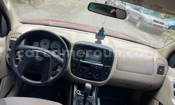 Sayi Imported Ford Escape Sauran Mota in Douala a Ƙasar Kamaru Sayi Imported Ford Escape Sauran Mota in Douala a Ƙasar Kamaru