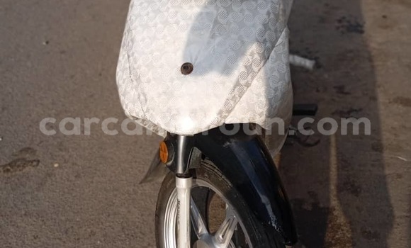 Sayi Na hannu Haojue Lucky Black Motsi in Douala a Ƙasar Kamaru