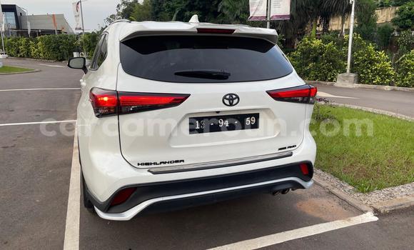 Sayi Na hannu Toyota Highlander White Mota in Douala a Ƙasar Kamaru Sayi Na hannu Toyota Highlander White Mota in Douala a Ƙasar Kamaru