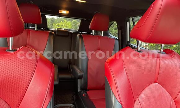 Sayi Na hannu Toyota Highlander White Mota in Douala a Ƙasar Kamaru Sayi Na hannu Toyota Highlander White Mota in Douala a Ƙasar Kamaru