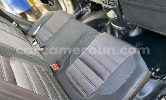 Buy Used Honda CR–V White Car in Douala in Littoral Cameroon Buy Used Honda CR–V White Car in Douala in Littoral Cameroon
