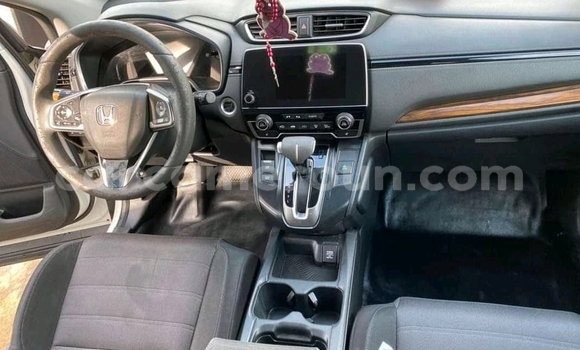 Buy Used Honda CR–V White Car in Douala in Littoral Cameroon Buy Used Honda CR–V White Car in Douala in Littoral Cameroon