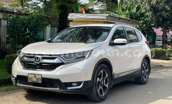Buy Used Honda CR–V White Car in Douala in Littoral Cameroon Buy Used Honda CR–V White Car in Douala in Littoral Cameroon