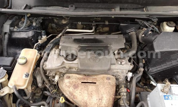 Sayi Na hannu Toyota RAV4 M Mota in Douala a Ƙasar Kamaru Sayi Na hannu Toyota RAV4 M Mota in Douala a Ƙasar Kamaru