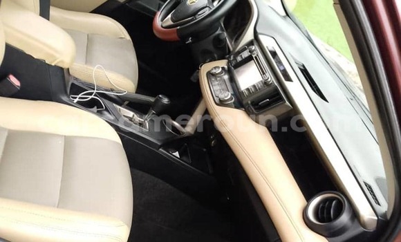 Sayi Na hannu Toyota RAV4 M Mota in Douala a Ƙasar Kamaru Sayi Na hannu Toyota RAV4 M Mota in Douala a Ƙasar Kamaru