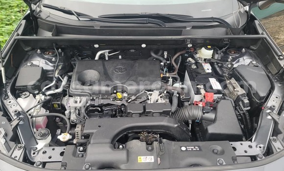 Sayi Na hannu Toyota RAV4 Azurfa Mota in Douala a Ƙasar Kamaru Sayi Na hannu Toyota RAV4 Azurfa Mota in Douala a Ƙasar Kamaru