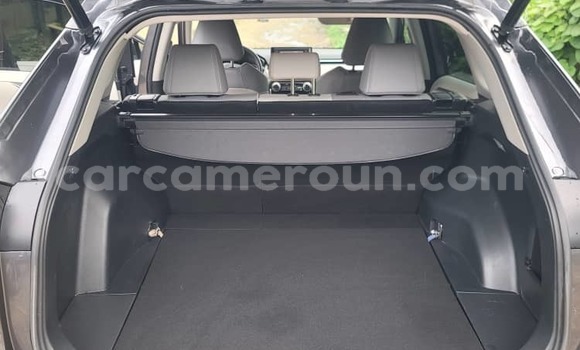 Sayi Na hannu Toyota RAV4 Azurfa Mota in Douala a Ƙasar Kamaru Sayi Na hannu Toyota RAV4 Azurfa Mota in Douala a Ƙasar Kamaru