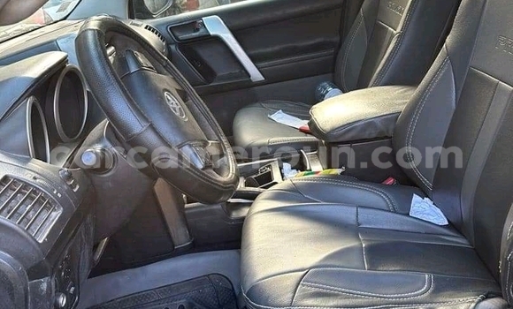 Sayi Na hannu Toyota Land Cruiser Prado Black Mota in Douala a Ƙasar Kamaru Sayi Na hannu Toyota Land Cruiser Prado Black Mota in Douala a Ƙasar Kamaru