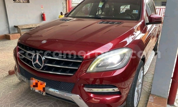 Sayi Na hannu Mercedes‒Benz ML–Class Red Mota in Douala a Ƙasar Kamaru Sayi Na hannu Mercedes‒Benz ML–Class Red Mota in Douala a Ƙasar Kamaru