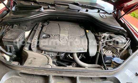 Acheter Occasion Voiture Mercedes‒Benz ML–Class Rouge à Douala, Littoral Cameroon Acheter Occasion Voiture Mercedes‒Benz ML–Class Rouge à Douala, Littoral Cameroon