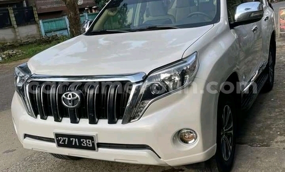 Acheter Occasion Voiture Toyota Land Cruiser Prado Blanc à Douala, Littoral Cameroon Acheter Occasion Voiture Toyota Land Cruiser Prado Blanc à Douala, Littoral Cameroon