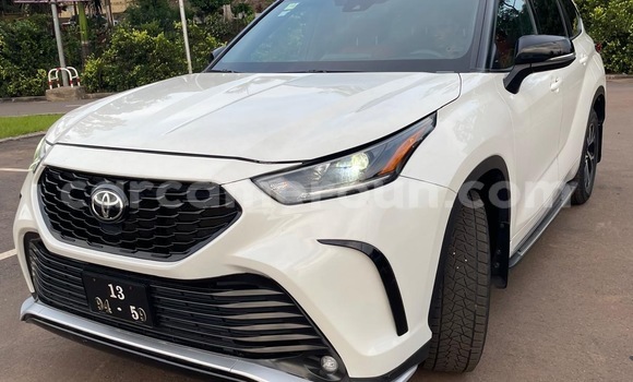 Acheter Import Voiture Toyota Highlander Blanc à Douala, Littoral Cameroon