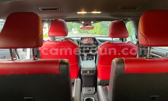 Buy Import Toyota Highlander White Car in Douala in Littoral Cameroon Buy Import Toyota Highlander White Car in Douala in Littoral Cameroon