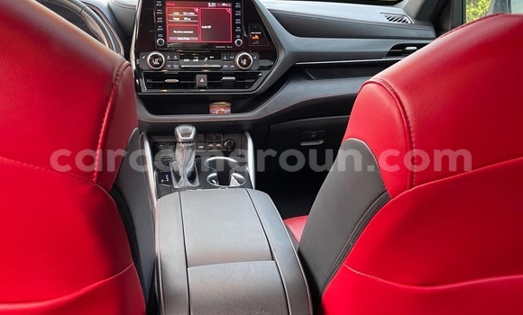 Buy Import Toyota Highlander White Car in Douala in Littoral Cameroon Buy Import Toyota Highlander White Car in Douala in Littoral Cameroon