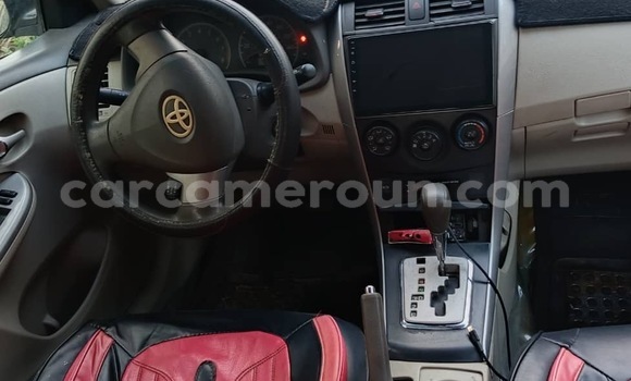 Sayi Na hannu Toyota Corolla White Mota in Douala a Ƙasar Kamaru Sayi Na hannu Toyota Corolla White Mota in Douala a Ƙasar Kamaru