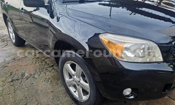 Sayi Na hannu Toyota RAV4 Black Mota in Douala a Ƙasar Kamaru
