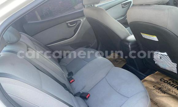Sayi Na hannu Hyundai Elantra White Mota in Douala a Ƙasar Kamaru Sayi Na hannu Hyundai Elantra White Mota in Douala a Ƙasar Kamaru