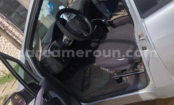 Sayi Na hannu Mazda 5 Azurfa Mota in Douala a Ƙasar Kamaru Sayi Na hannu Mazda 5 Azurfa Mota in Douala a Ƙasar Kamaru