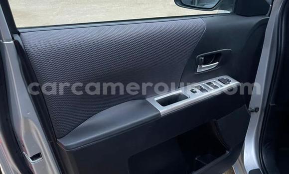 Sayi Na hannu Mazda 5 Azurfa Mota in Douala a Ƙasar Kamaru Sayi Na hannu Mazda 5 Azurfa Mota in Douala a Ƙasar Kamaru