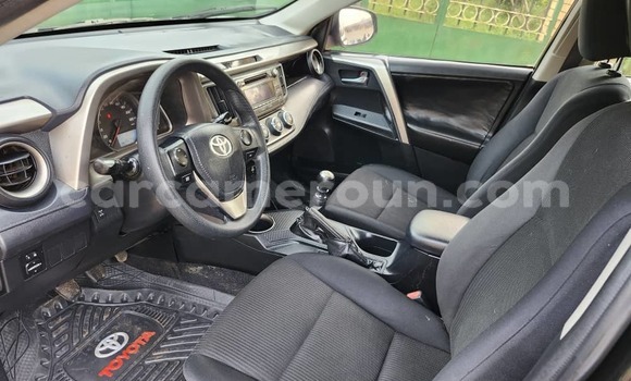 Sayi Na hannu Toyota RAV4 Black Mota in Yaounde a Babban Kamaru Sayi Na hannu Toyota RAV4 Black Mota in Yaounde a Babban Kamaru