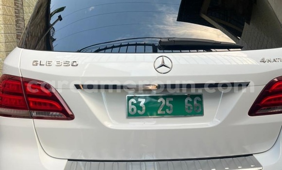 Sayi Imported Mercedes‒Benz GLE White Mota in Douala a Ƙasar Kamaru Sayi Imported Mercedes‒Benz GLE White Mota in Douala a Ƙasar Kamaru