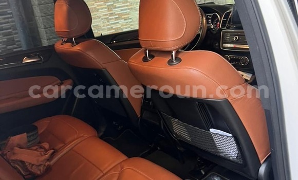 Sayi Imported Mercedes‒Benz GLE White Mota in Douala a Ƙasar Kamaru Sayi Imported Mercedes‒Benz GLE White Mota in Douala a Ƙasar Kamaru