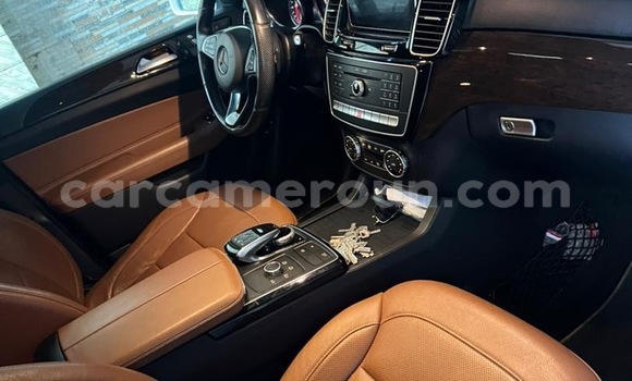 Sayi Imported Mercedes‒Benz GLE White Mota in Douala a Ƙasar Kamaru Sayi Imported Mercedes‒Benz GLE White Mota in Douala a Ƙasar Kamaru