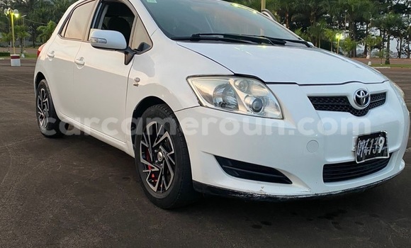 Acheter Import Voiture Toyota Auris Blanc à Douala, Littoral Cameroon
