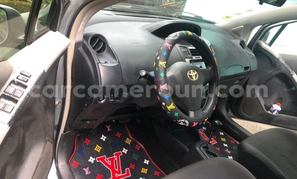 Acheter Occasion Voiture Toyota Vitz Gris à Douala, Littoral Cameroon Acheter Occasion Voiture Toyota Vitz Gris à Douala, Littoral Cameroon