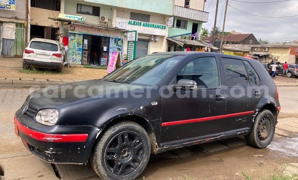 Sayi Na hannu Volkswagen Golf Black Mota in Douala a Ƙasar Kamaru Sayi Na hannu Volkswagen Golf Black Mota in Douala a Ƙasar Kamaru