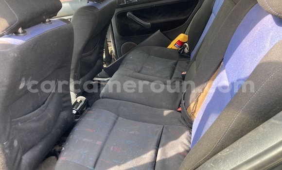 Sayi Na hannu Volkswagen Golf Black Mota in Douala a Ƙasar Kamaru Sayi Na hannu Volkswagen Golf Black Mota in Douala a Ƙasar Kamaru