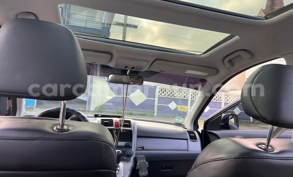 Sayi Imported Honda CR–V Blue Mota in Douala a Ƙasar Kamaru Sayi Imported Honda CR–V Blue Mota in Douala a Ƙasar Kamaru