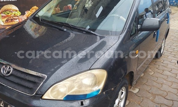 Sayi Na hannu Toyota Pickup Black Mota in Douala a Ƙasar Kamaru