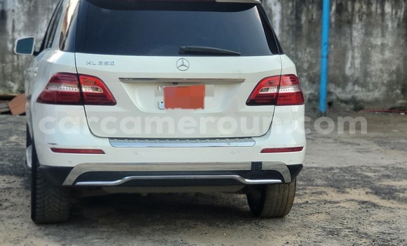 Sayi Na hannu Mercedes‒Benz ML–Class White Mota in Douala a Ƙasar Kamaru Sayi Na hannu Mercedes‒Benz ML–Class White Mota in Douala a Ƙasar Kamaru