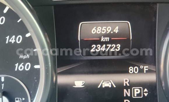 Sayi Na hannu Mercedes‒Benz ML–Class White Mota in Douala a Ƙasar Kamaru Sayi Na hannu Mercedes‒Benz ML–Class White Mota in Douala a Ƙasar Kamaru