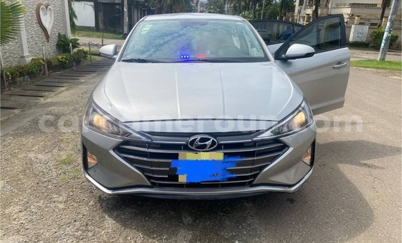 Acheter Occasion Voiture Hyundai Elantra Gris à Douala, Littoral Cameroon